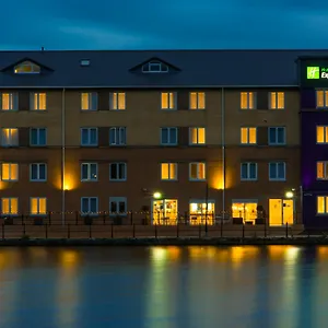https://holiday-inn-express-cardiff-bay.cardiffhotelswales.com