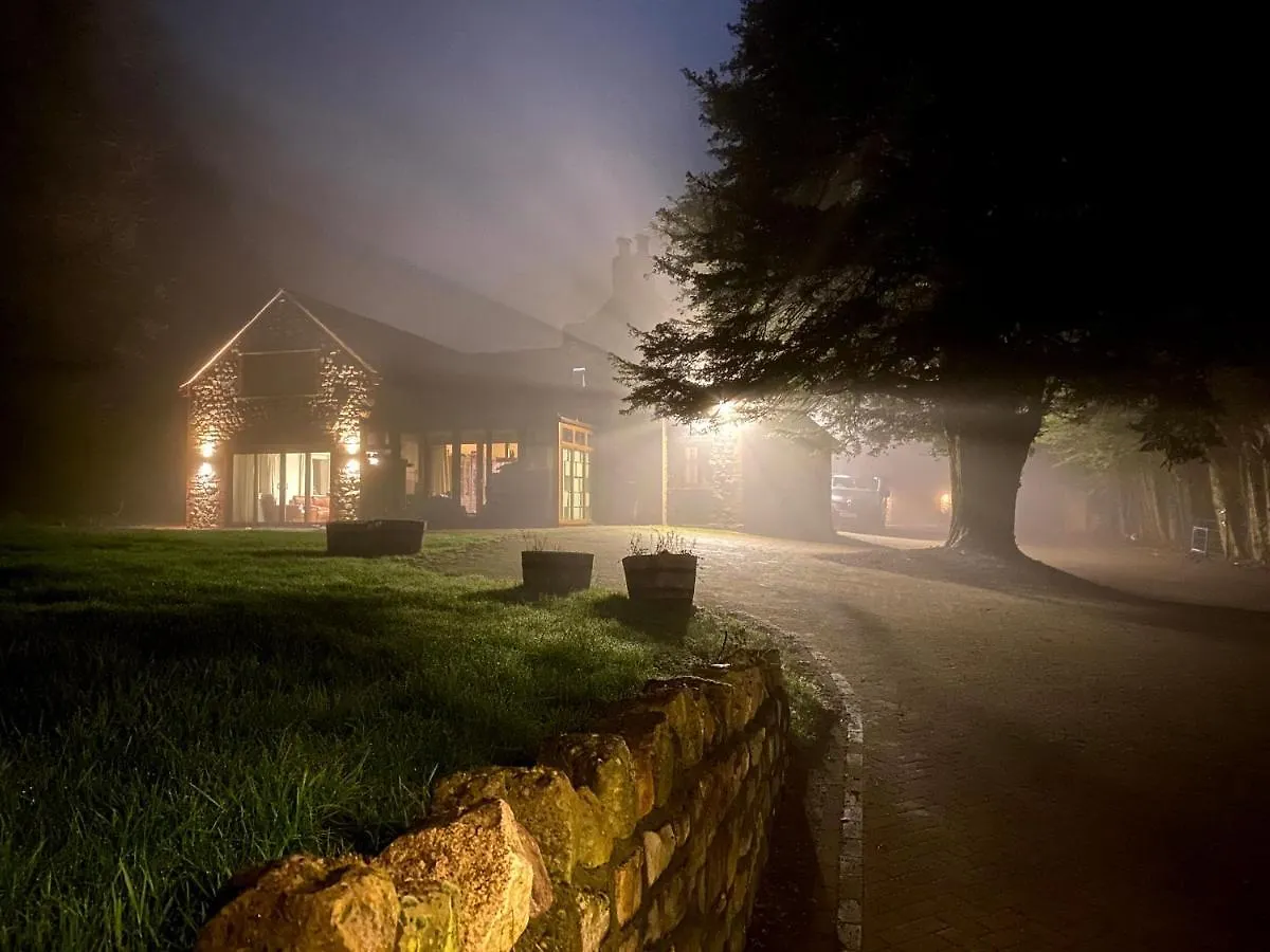 Acorns Old Farm Hotel Felton  0*, Felton (Somerset) United Kingdom