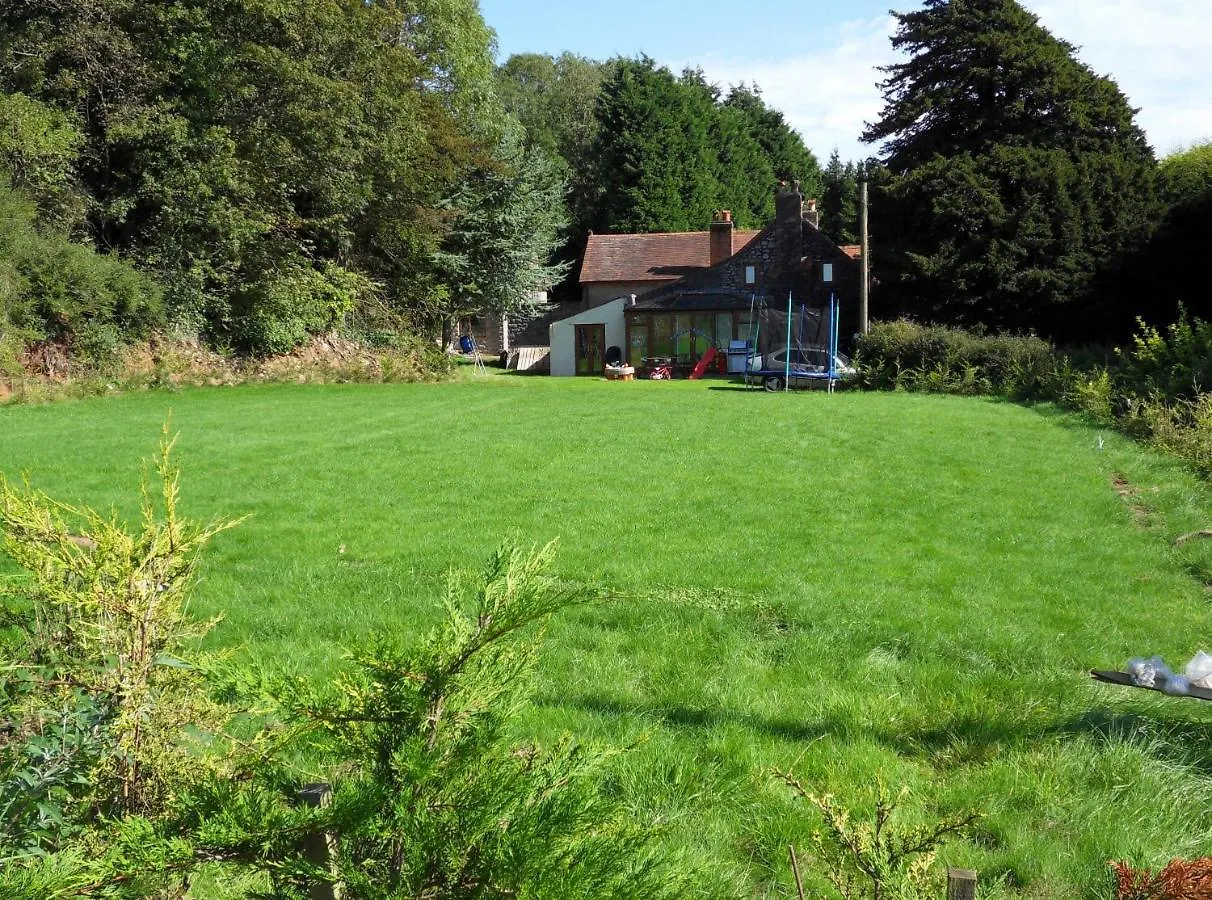 Guest house Acorns Old Farm Hotel Felton